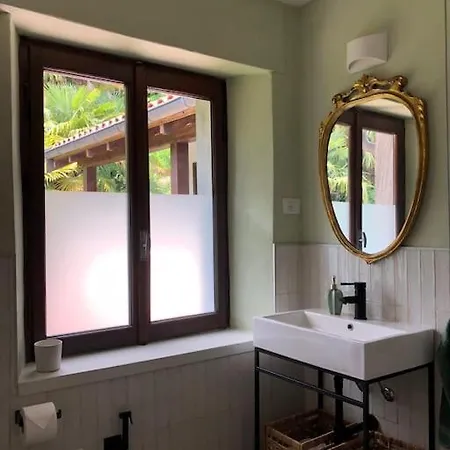 Ciao Lago: Front Row View Apartamento