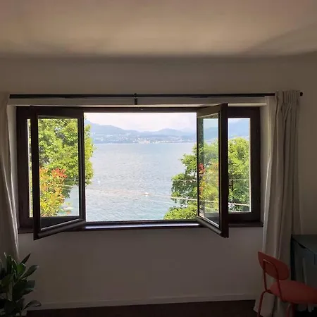 Ciao Lago: Front Row View Apartamento