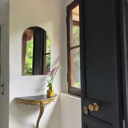 Ciao Lago: Front Row View