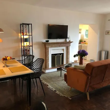 Ciao Lago: Front Row View *