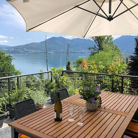Ciao Lago: Front Row View Apartamento