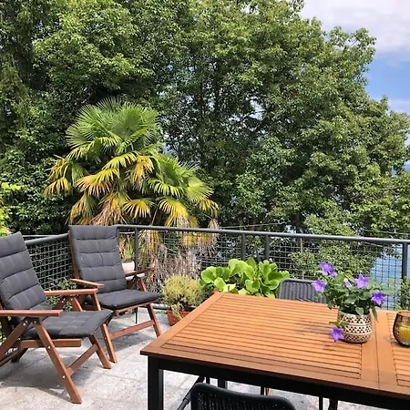 Ciao Lago: Front Row View *