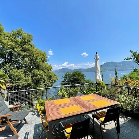 Ciao Lago: Front Row View * Oggebbio